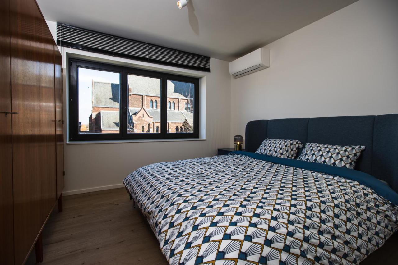 The Morris Apartment